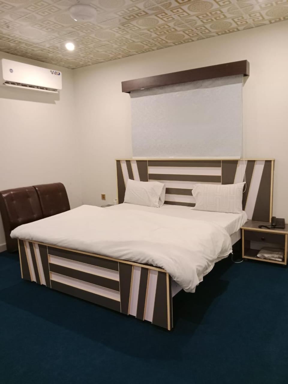 Hotel Royal Sweet 라호르 외부 사진